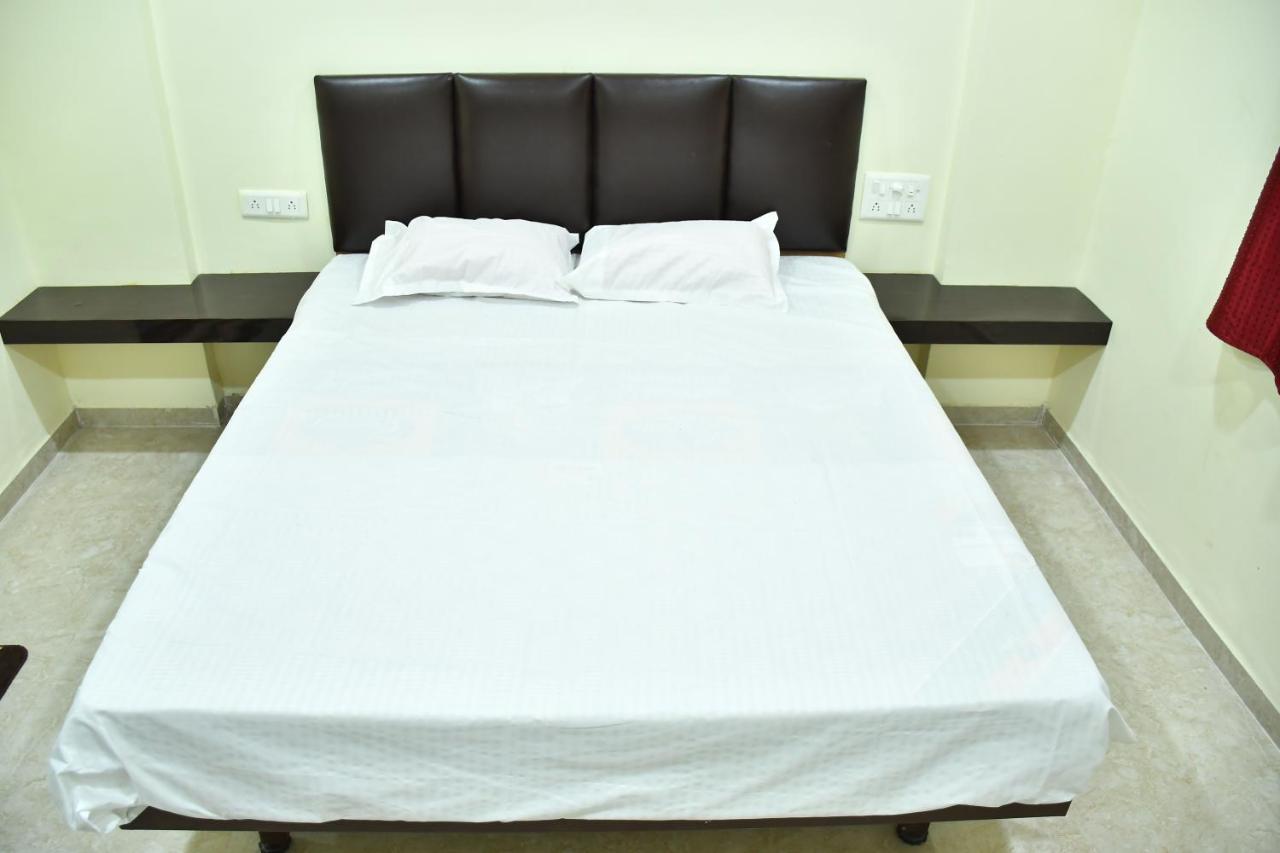 Hotel Kalika Residency Akalkot المظهر الخارجي الصورة
